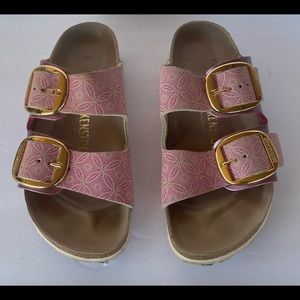Birckenstock  Arizona Natural Leather Ceramic  Big Buckle Rose Size 36 🌸🎀
